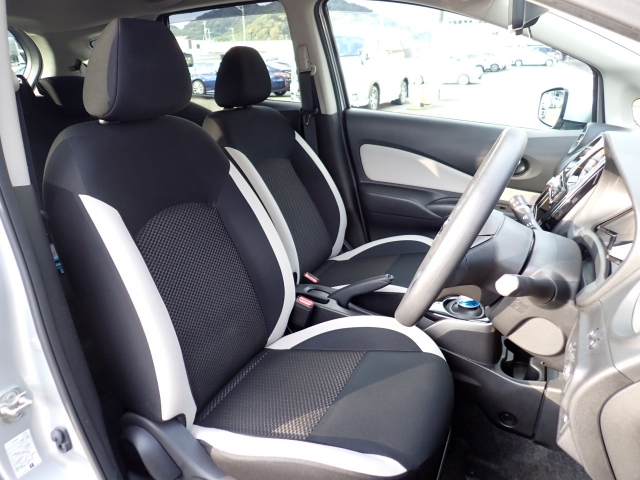 �t�����g�V�[�g�A��ԗǍD�ň��S�ł��B�傫�ȉ�����Ȃ����S�ł�