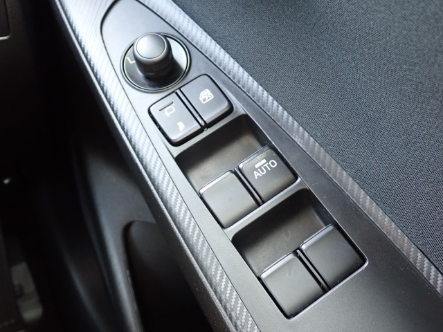 �d���i�[���h�A�~���[�E�p���[�E�B���h�E�������Ă��܂��B