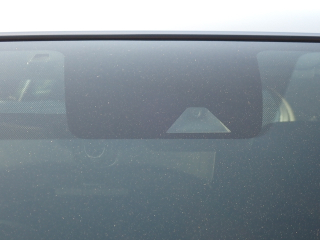 �t�����g�J�����őO���̎ԗ�����s�ғ������m�B�Փ˂������Ȏ��͏Փˉ���y���u���[�L���쓮�A�Փˉ�����T�|�[�g�B