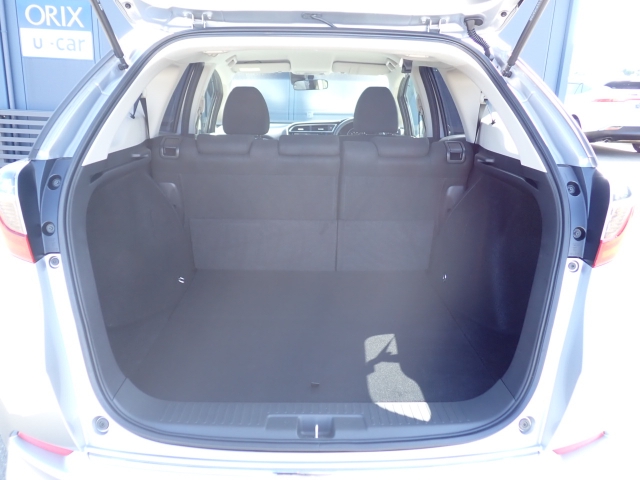 �ʏ펞�̃��P�b�W�X�y�[�X�ł��I�傫�ȊJ���ŉו��̏悹�~�낵���y�ɍs���܂��B