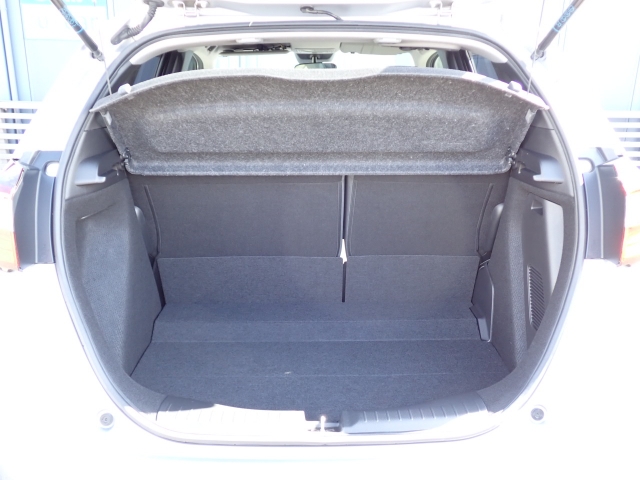 �ʏ펞�̃��P�b�W�X�y�[�X�ł��I�傫�ȊJ���ŉו��̏悹�~�낵���y�ɍs���܂��B