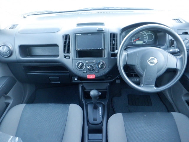 �ԓ��͐��Ǝ҂ɂĎ����N���[�j���O�{�H�ς݂Ȃ̂ŁA��ϐ����ł��B�I���b�N�X�����Ԃł݂͂Ȃ��܂ɉ��K�ȃh���C�u�����񑩂��܂��B