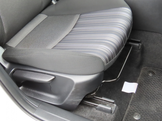 �ԓ��͐��Ǝ҂ɂĎ����N���[�j���O�{�H�ς݂Ȃ̂ŁA��ϐ����ł��B�I���b�N�X�����Ԃł݂͂Ȃ��܂ɉ��K�ȃh���C�u�����񑩂��܂��B