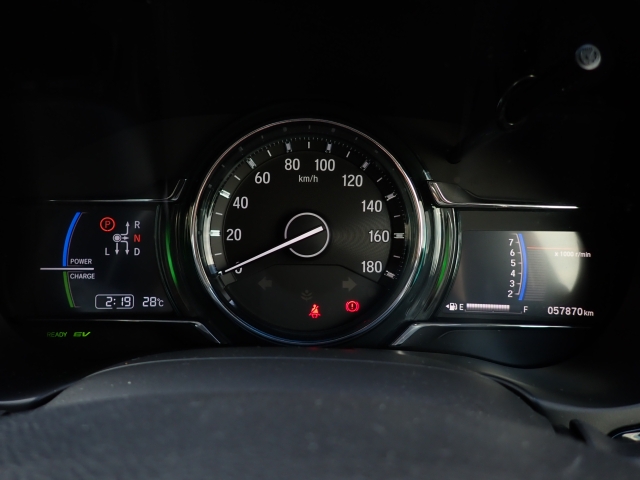 メーターパネルも知りたい情報が一目瞭然ですね。