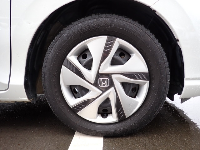 ★純正ホイールキャップ(^^♪★車体の雰囲気と合っているのは純正品ならではですね！