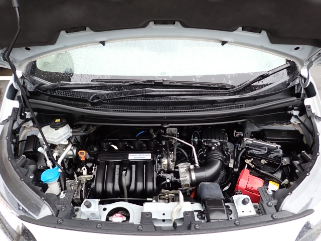 エンジンルームもきれいですよ。機関機構系も良好です。納車前に点検整備も行います。エンジンオイル・オイルフィルター・エアコンフィルター・ワイパーゴムは必ず交換致します