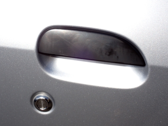 オリックス認定中古車は納車前点検時、エンジンオイル、オイルエレメント、エアコンフィルター、ワイパーゴムを交換してご納車致します。