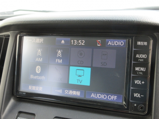 �����̍D���ȉ��y�𒮂��Ȃ���A�������h���C�u��