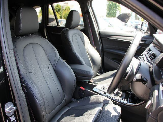 当社では全車充実の無料アフターサービス付です！全車無料２年保証＆年３回３年間エンジンオイル交換無料＆ポリマーメンテナンス施工＆関東圏外陸送納車費用無料サービス中。詳しくはホームページをご覧ください。