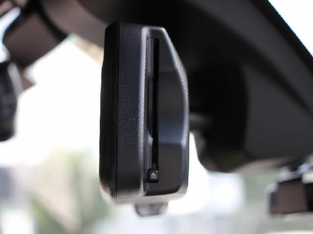 当社では全車充実の無料アフターサービス付です！全車無料２年保証＆年３回３年間エンジンオイル交換無料＆ポリマーメンテナンス施工＆関東圏外陸送納車費用無料サービス中。詳しくはホームページをご覧ください。