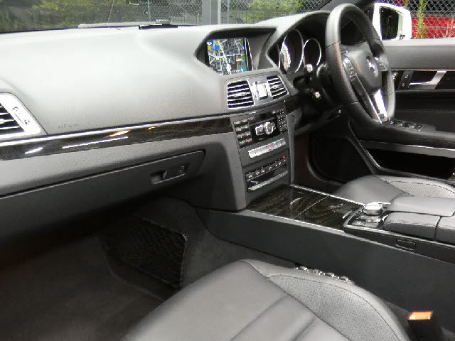 ■Ｔ．Ｕ．Ｃ．ＧＲＯＵＰ市川では、全車２年保証付です。自社工場完備で、充実のアフターサービス！■専門店ならではのコダワリの正規ディーラー車輌！年３回ポリマーメンテナンスサービス実施中！