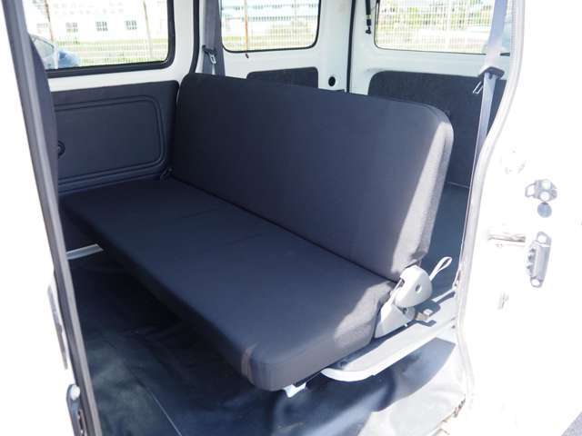 �㕔���Ȃ̓x���`�V�[�g�ɂȂ��Ă���|����