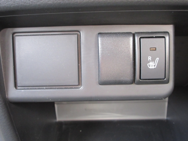 �^�]�Ȃ݂̂ɁA�V�[�g�q�[�^�[���t���Ă���܂��B