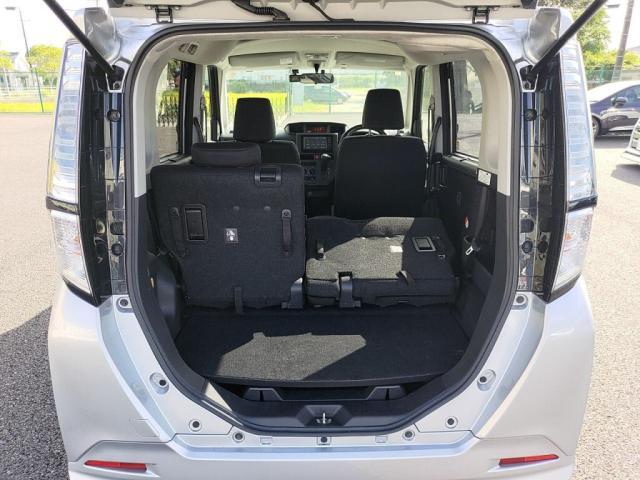 セカンドシートは、前方に倒せます！