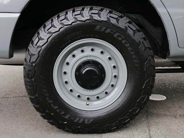 BFGoodrichAT�^�C����DEAN�R�����h�P�U�C���`AW�I �^�C���͂����ė��g�݂��Ă���܂���