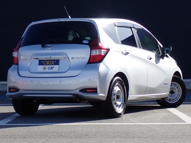 �I���b�N�X�F�蒆�ÎԂ͌��I�����㎿�Ȏ��q�݂̂����͂��v���܂��B�S�ԂɃv���̐E�l�ɂ��O�ꂵ�����O���̐��|�A�����グ�A�R�[�e�B���O�������{���Ă���܂��B