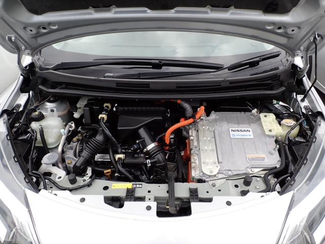 �G���W�����[�������ꂢ�ł���B�@�֋@�\�n���ǍD�ł��B�[�ԑO�ɓ_���������s���܂��B�G���W���I�C���E�I�C���t�B���^�[�E�G�A�R���t�B���^�[�E���C�p�[�S���͕K�������v���܂�.