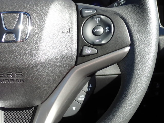 �y�N���[�Y�R���g���[���z�������H�ł̒��������s���y�Ɂ�A�N�Z���y�_���𓥂܂��Ɏԑ������ɕۂ��Ƃ��\�ł��B�O���̎ԗ������m���ĎԊԂ�ۂ悤�ɑ��x���߂��Ă���܂��I�I