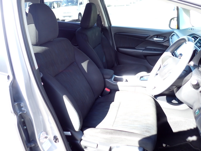 �t�����g�V�[�g�A��ԗǍD�ň��S�ł��B�傫�ȉ�����Ȃ����S�ł�