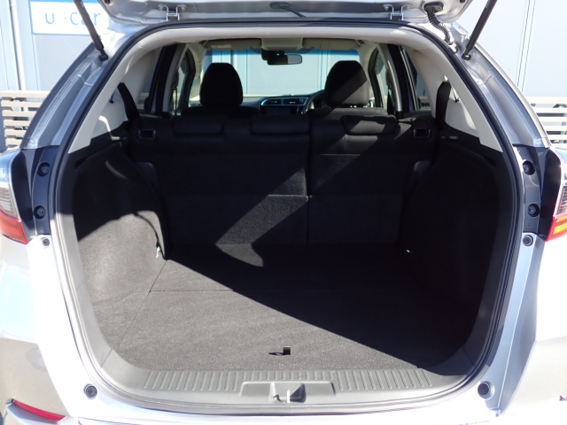 �ʏ펞�̃��P�b�W�X�y�[�X�ł��I�傫�ȊJ���ŉו��̏悹�~�낵���y�ɍs���܂��B