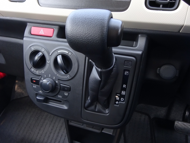 �e�푀��X�C�b�`������̊m�F���[�ԑO�ɓ_�������Ē����܂��B