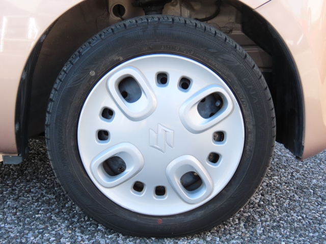 純正のホイールカバーを履いてます！