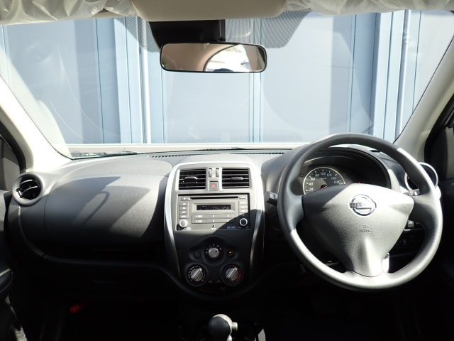 �C���p�l�摜�ɂȂ�܂��B�ԓ��͐��Ǝ҂ɂĎ����N���[�j���O�{�H�ς݂Ȃ̂ŁA��ϐ����ł��B