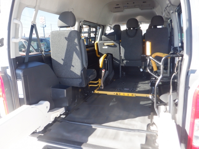 ���Ԃ̕��́A��֓� �u���C���^�[IC�v�~��Ă���