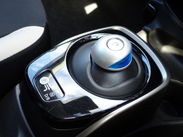 �V�t�g�m�u�̓X�����Ȃ��A���ꂢ�ȏ�Ԃł��B���ł��G��镔�������ꂢ���Ƒ�؂ɏ���Ă������Ƃ�������܂���B