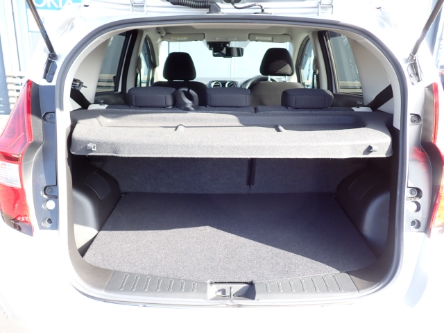 �ʏ펞�̃��P�b�W�X�y�[�X�ł��I�傫�ȊJ���ŉו��̏悹�~�낵���y�ɍs���܂��B