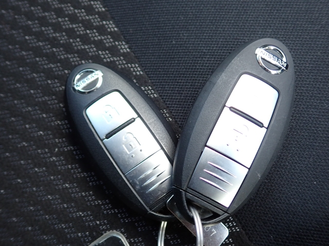 �X�}�[�g�L�[�����I�L�[���|�P�b�g��o�b�O�ɓ��ꂽ�܂܁A�h�A���b�N�̊J���E�{���E�G���W���n�����\�ł��B