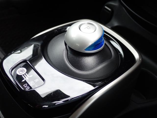 �V�t�g�m�u�̓X�����Ȃ��A���ꂢ�ȏ�Ԃł��B���ł��G��镔�������ꂢ���Ƒ�؂ɏ���Ă������Ƃ�������܂���B