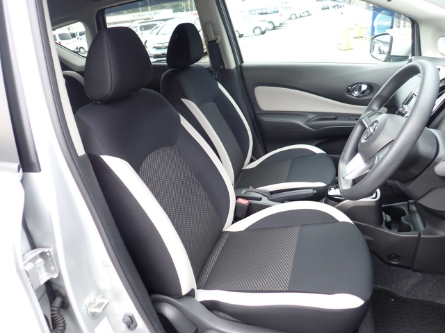 �t�����g�V�[�g�A��ԗǍD�ň��S�ł��B�傫�ȉ�����Ȃ����S�ł�