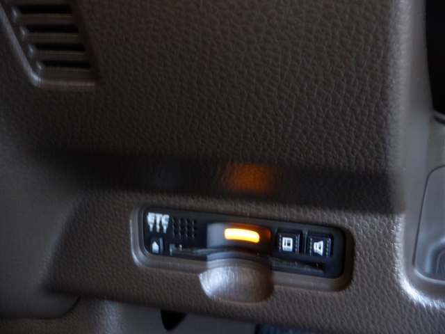 ＥＴＣも装備していますよ！ＥＴＣ車載機を利用すると高速料金が割引に！！サイフにも優しい装備ですね♪