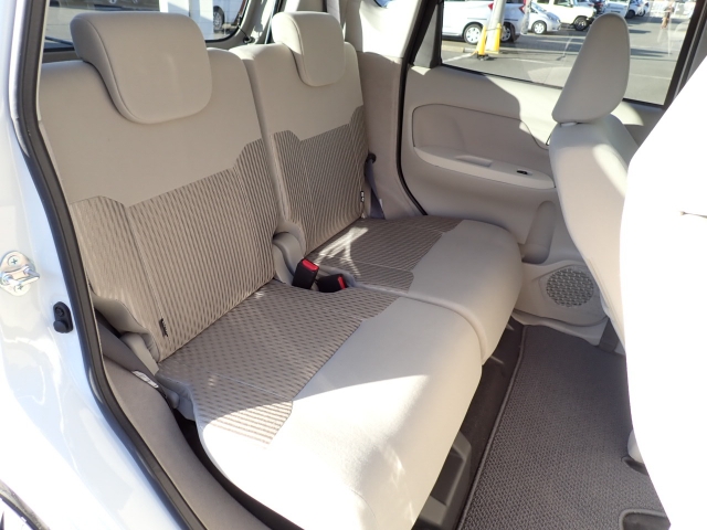 リヤシートになります。ぜひご来店頂き、状態をご確認ください。