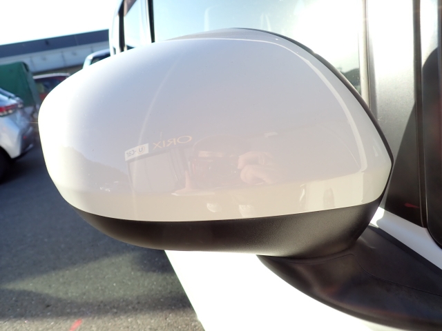 オリックス認定中古車は全車鑑定書付き。株式会社AISの検査を全車両に実施し1台ごとに評価点のついた認定書の発行を行っております。