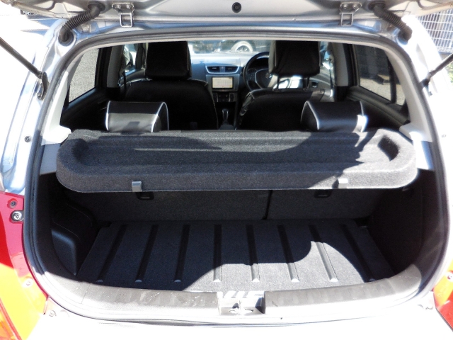 �Z�J���h�V�[�g�́A���̗l�ɑO�ɓ|���܂��B�������̓����ςގ����o���܂��恚