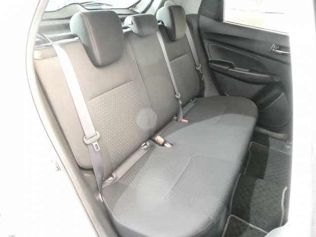 �R�l�|���ł���悤�A�^�񒆂Ƀw�b�h���X�g���������܂����w�b�h���X�g�͒��߂ł��܂��̂ŁA���m�炸�ł���