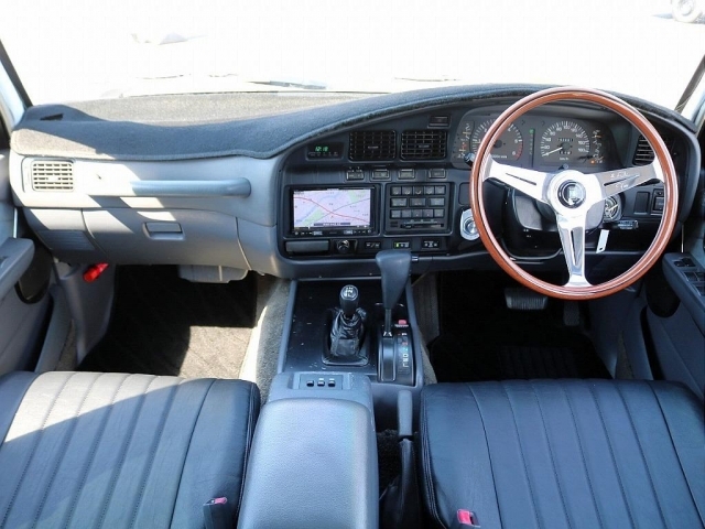 �e�k�d�w�O���[�v�́u���ׂĂ̐l�Ɉ��Ԃ��v���R���Z�v�g�ɎԎ�ʂɑS���W�J���I���Ԃƈꏏ�ɁA���C�t�X�^�C�����[�������Ă��炢�����Ƃ����v���ŁA�����N������X�ł͊F�l�̂��v�]�ɂȂ�ł����������܂���