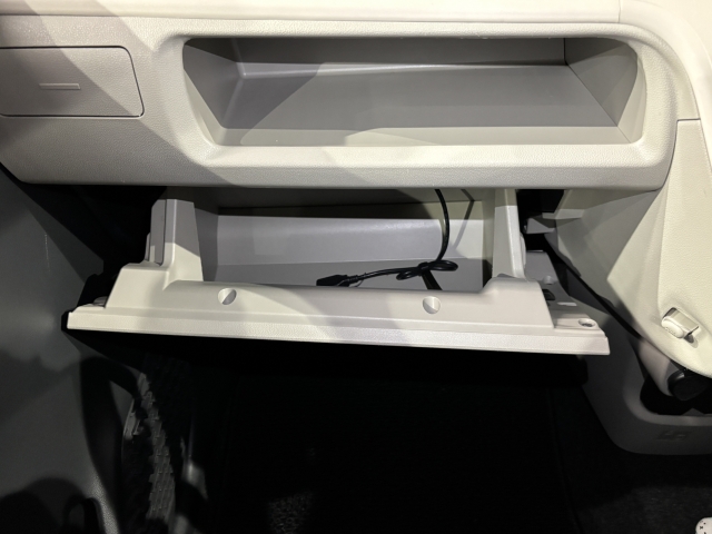 ��e�ʂ̃O���[�u�{�b�N�X��A��������Ȃǂ̎��[���[�����Ă��܂��B