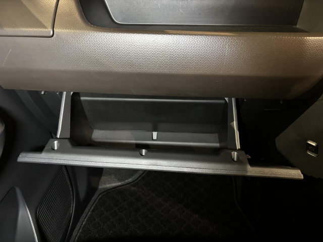 ��e�ʂ̃O���[�u�{�b�N�X��A��������Ȃǂ̎��[���[�����Ă��܂��B