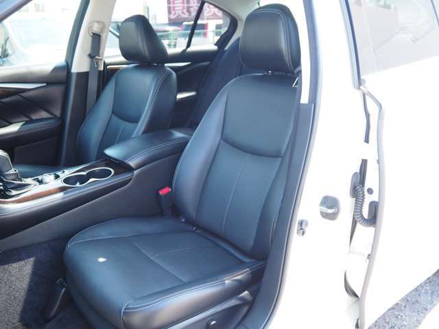 �V�[�g�Ƀ_���[�W��򉻂͏��Ȃ��A�ǍD�ȃR