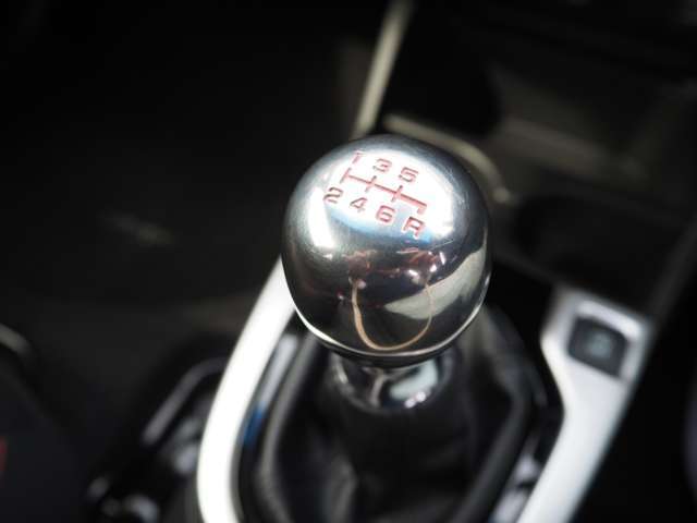 人気の６ＭＴ！足回りやマフラーも変わって