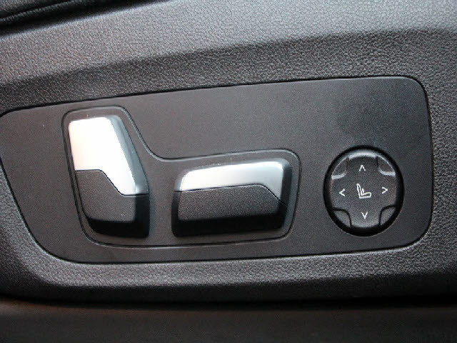 県内最大級の大型展示場！更にガレージ完備！専門店だからできる幅広いラインナップ！ご希望の車種がない場合もお気軽にお申し付け下さい。当社ネットワークでご希望の車両を探して参ります。