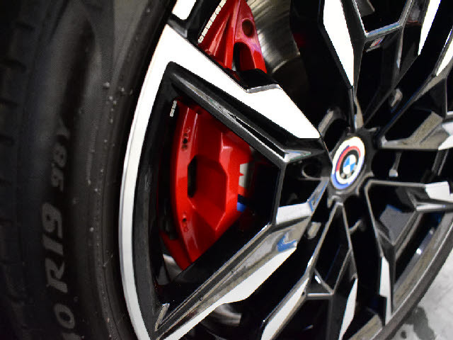 全車店頭にて展示中！お越し頂ければ現車確認が可能です。お気軽にお越しくださいませ。専門スタッフが細かくご説明させて頂きますので輸入車にご不安がある方でも安心です。