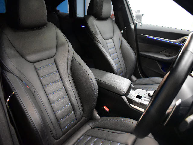 都内最大級の大型展示場！更にガレージ完備！専門店だからできる幅広いラインナップ！ご希望の車種がない場合もお気軽にお申し付け下さい。当社ネットワークでご希望の車両を探して参ります。