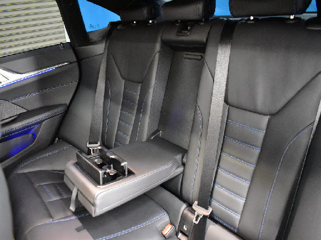 全車店頭にて展示中！お越し頂ければ現車確認が可能です。お気軽にお越しくださいませ。専門スタッフが細かくご説明させて頂きますので輸入車にご不安がある方でも安心です。