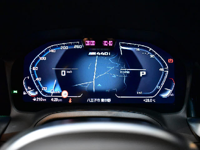 全車店頭にて展示中！お越し頂ければ現車確認が可能です。お気軽にお越しくださいませ。専門スタッフが細かくご説明させて頂きますので輸入車にご不安がある方でも安心です。