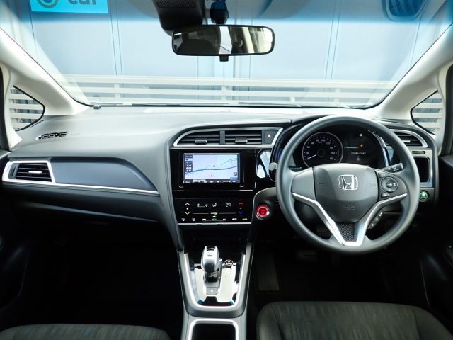 �C���p�l�摜�ɂȂ�܂��B�ԓ��͐��Ǝ҂ɂĎ����N���[�j���O�{�H�ς݂Ȃ̂ŁA��ϐ����ł��B