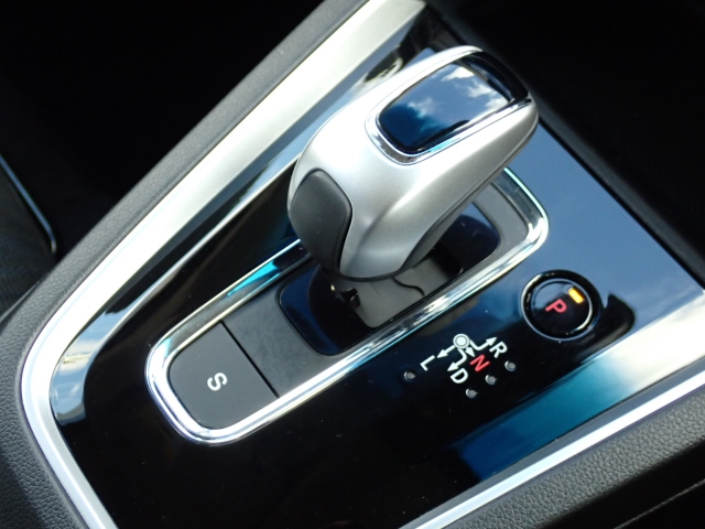 �V�t�g�m�u�̓X�����Ȃ��A���ꂢ�ȏ�Ԃł��B���ł��G��镔�������ꂢ���Ƒ�؂ɏ���Ă������Ƃ�������܂���B